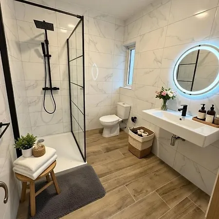 Marina District Apartment *