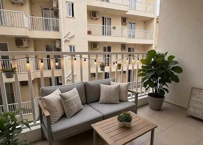 Marina District شقة *